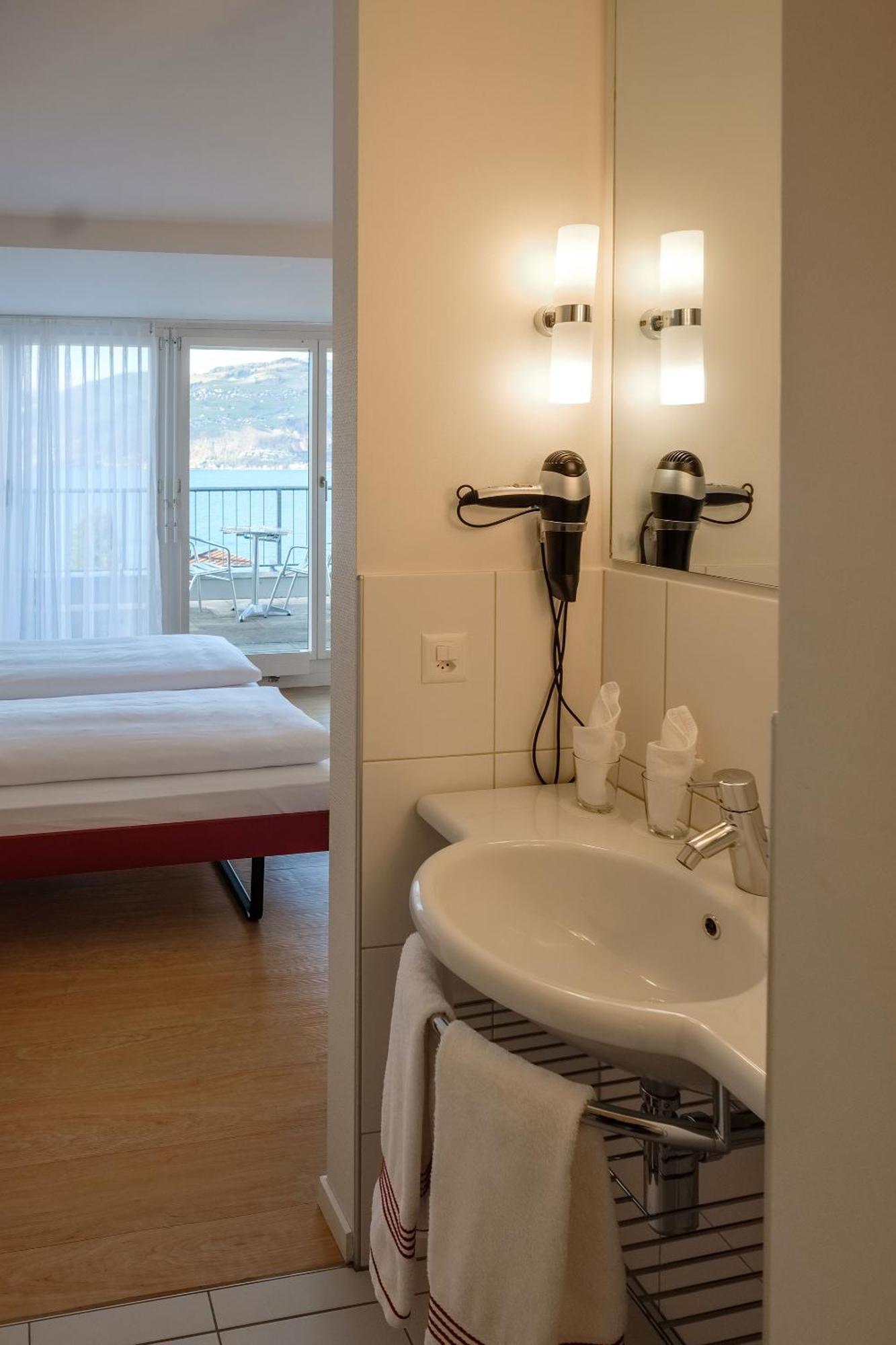 Hotel Seaside Spiez Oda fotoğraf