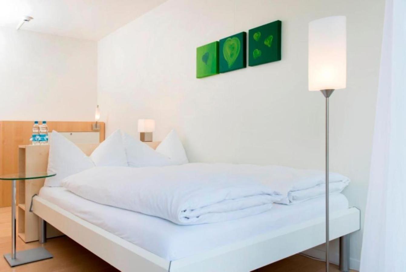 Hotel Seaside Spiez Oda fotoğraf